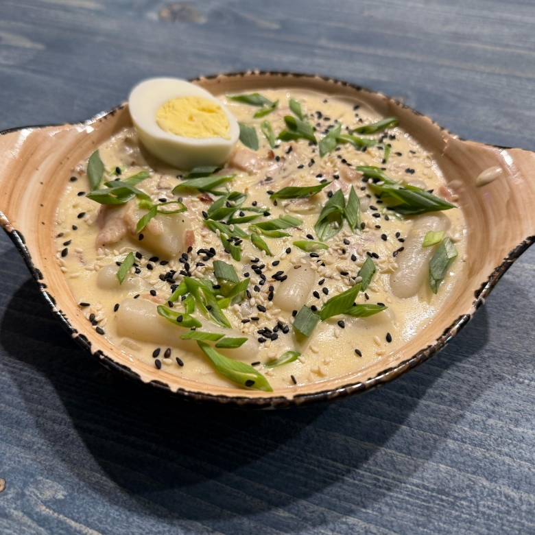 Токпокки с беконом